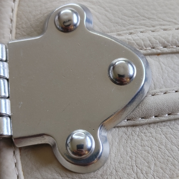 Amazing BCBGMaxAzria Leather Turn Lock Belt Size S - Picture 7 of 8